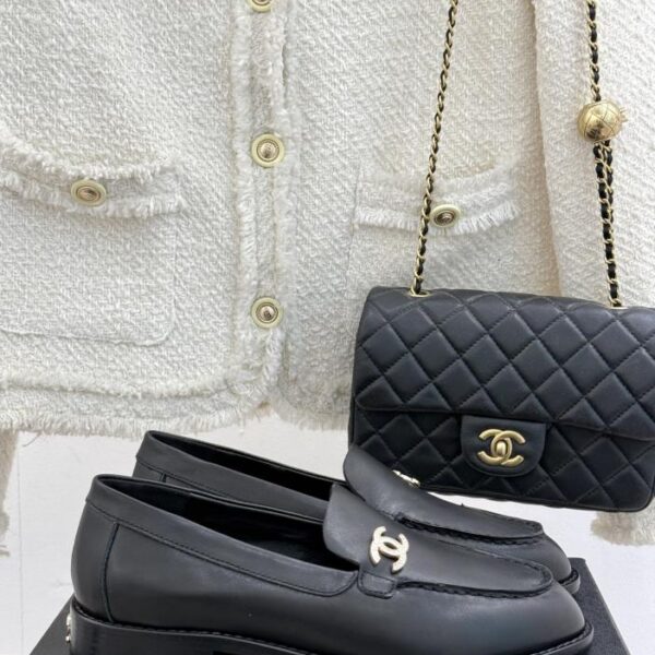 repliche,replica,perfette,siti di,affidabili,migliori siti,dove comprare,1:1,scarpe da ginnastica Sandali mocassini doppia C CHANEL in stile britannico