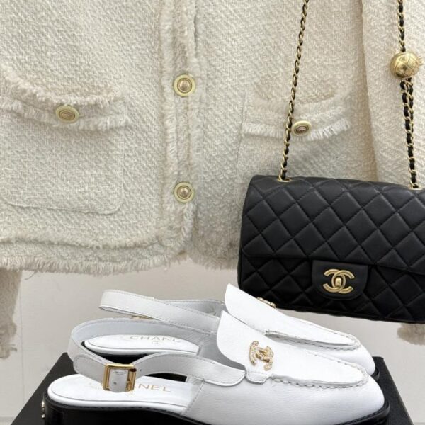 repliche,replica,perfette,siti di,affidabili,migliori siti,dove comprare,1:1,scarpe da ginnastica Sandali mocassini doppia C CHANEL in stile britannico