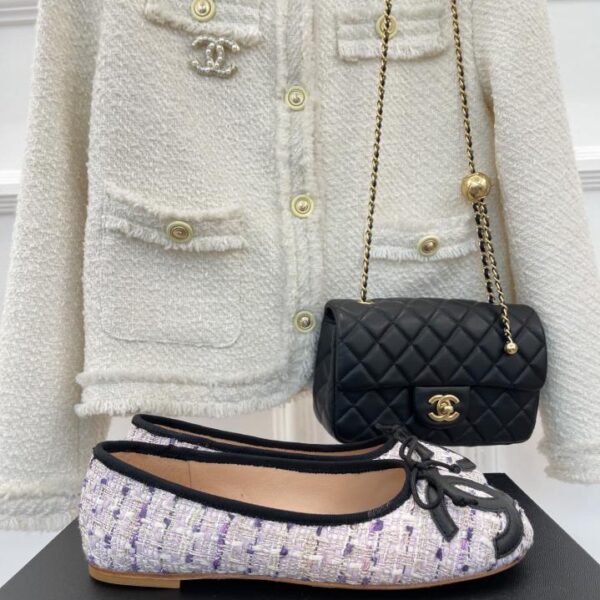 CHANEL classico paio di ballerine C di grandi dimensioni