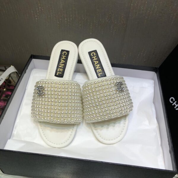 CHANEL primavera ed estate nuove pantofole perlate