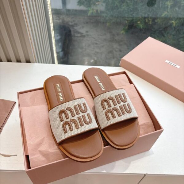 repliche,replica,perfette,siti di,affidabili,migliori siti,dove comprare,1:1,scarpe da ginnastica G067 Miu Miu ballerine con monogramma in tessuto piatto