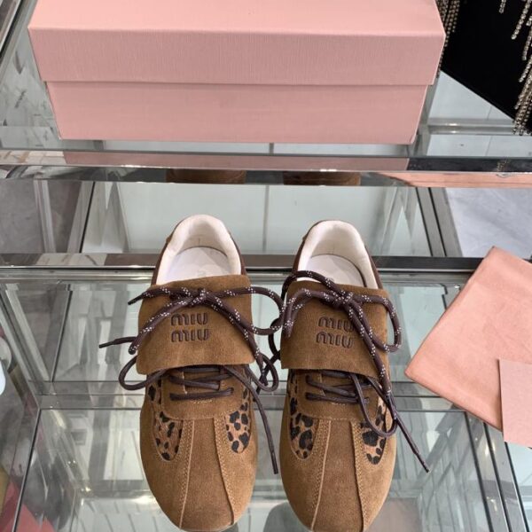 repliche,replica,perfette,siti di,affidabili,migliori siti,dove comprare,1:1,scarpe da ginnastica Miu Miu nuove sneakers casual di inizio primavera