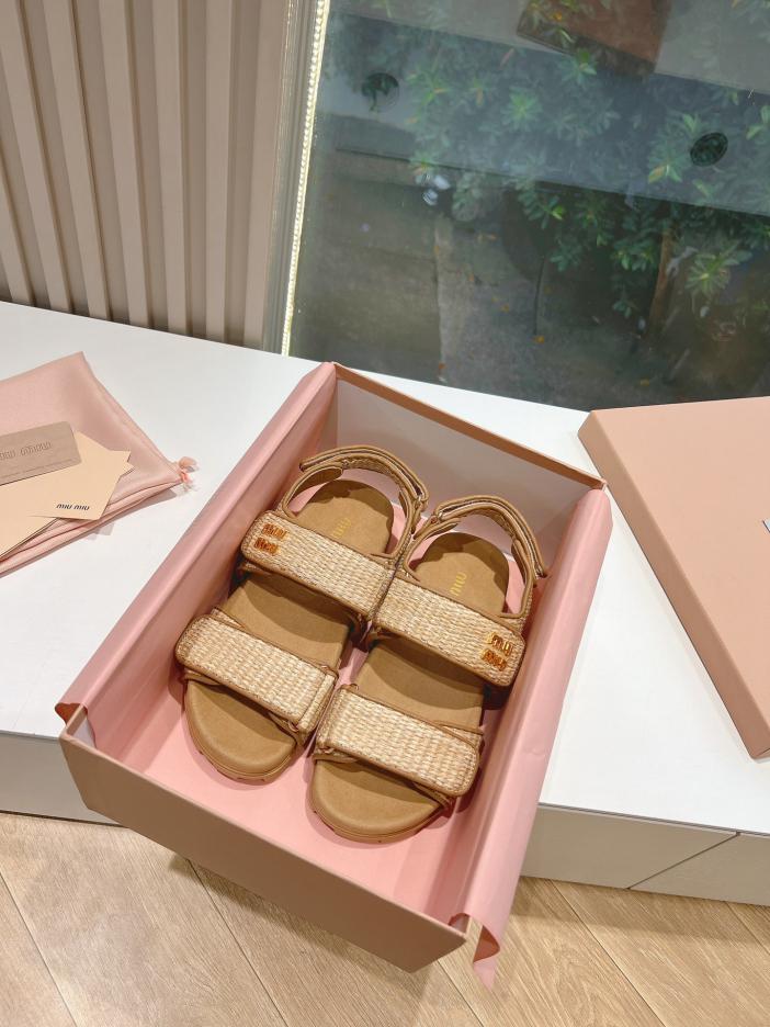 repliche,replica,perfette,siti di,affidabili,migliori siti,dove comprare,1:1,scarpe da ginnastica G027 Miu Miu serie primavera ed estate sandali con velcro con suola spessa in pelle di agnello semiflop repliche,replica,perfette,siti di,affidabili,migliori siti,dove comprare,1:1,scarpe da ginnastica G027 Miu Miu serie primavera ed estate sandali con velcro con suola spessa in pelle di agnello semiflop