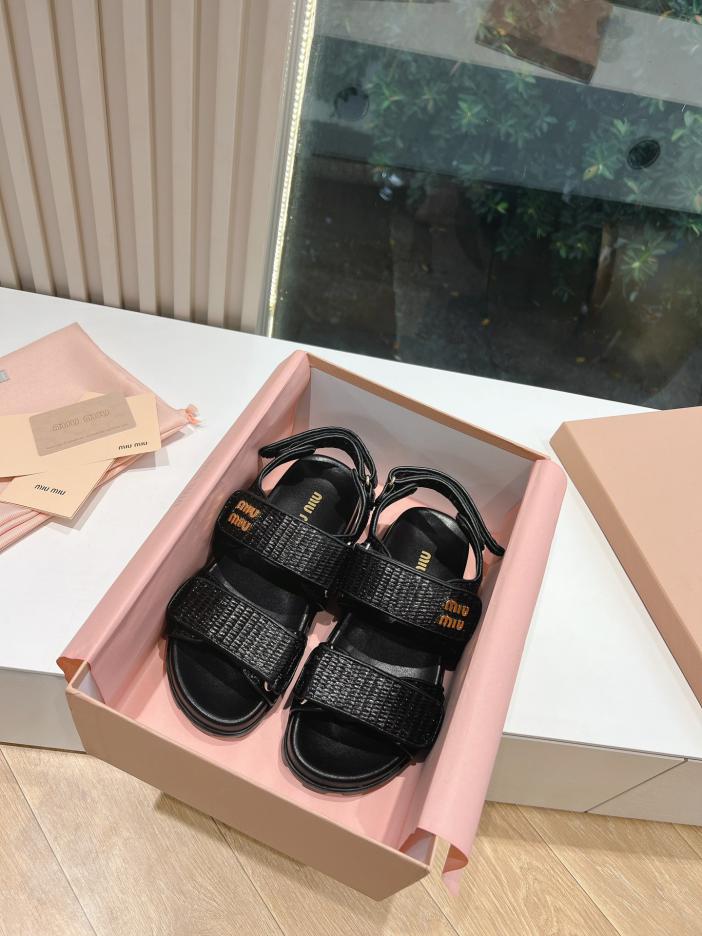 repliche,replica,perfette,siti di,affidabili,migliori siti,dove comprare,1:1,scarpe da ginnastica G027 Miu Miu serie primavera ed estate sandali con velcro con suola spessa in pelle di agnello semiflop repliche,replica,perfette,siti di,affidabili,migliori siti,dove comprare,1:1,scarpe da ginnastica G027 Miu Miu serie primavera ed estate sandali con velcro con suola spessa in pelle di agnello semiflop