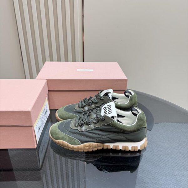 repliche,replica,perfette,siti di,affidabili,migliori siti,dove comprare,1:1,scarpe da ginnastica MIU MIU primavera e l’estate Serie Tire passerella formazione morale scarpe casual