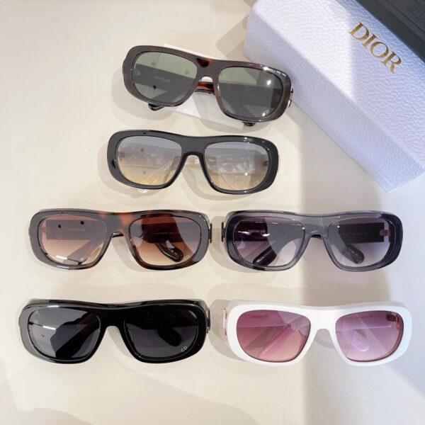 Occhiali da sole DIOR di altissima qualità originale MODELLO Lady 95.22 S1I