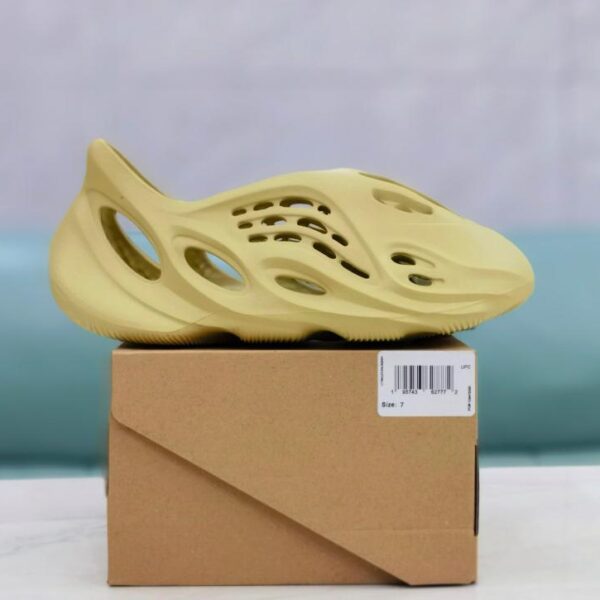 repliche,replica,perfette,siti di,affidabili,migliori siti,dove comprare,1:1,scarpe da ginnastica Crocs runner in schiuma PYeezy