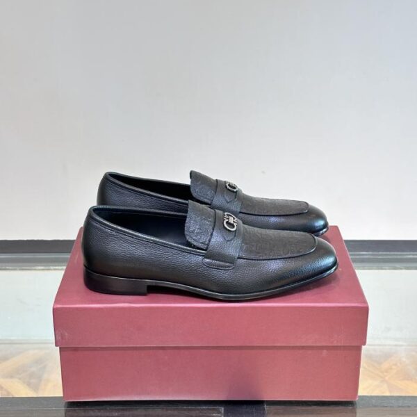 Ferragamo scarpe formali da uomo di fascia alta e scarpe casual in pelle