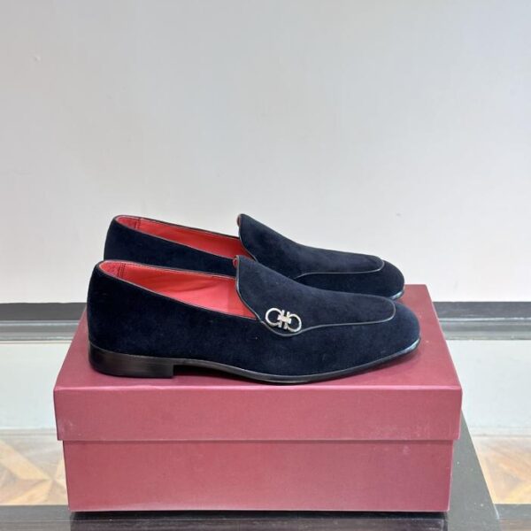 repliche,replica,perfette,siti di,affidabili,migliori siti,dove comprare,1:1,scarpe da ginnastica Ferragamo scarpe formali da uomo di fascia alta e scarpe casual in pelle