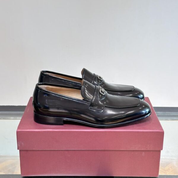 repliche,replica,perfette,siti di,affidabili,migliori siti,dove comprare,1:1,scarpe da ginnastica Ferragamo scarpe formali da uomo di fascia alta e scarpe casual in pelle