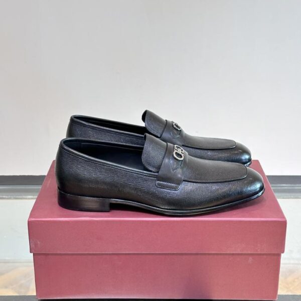 Ferragamo scarpe formali da uomo di fascia alta e scarpe casual in pelle