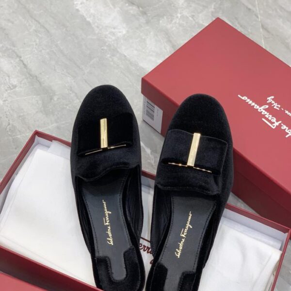 repliche,replica,perfette,siti di,affidabili,migliori siti,dove comprare,1:1,scarpe da ginnastica Ferragamo mezze pantofole piatte in pelle di vacchetta con punta tonda