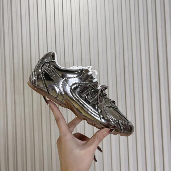 repliche,replica,perfette,siti di,affidabili,migliori siti,dove comprare,1:1,scarpe da ginnastica Coppia di sneakers Miu Miu x New Balance serie congiunta