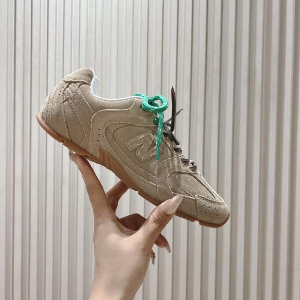 repliche,replica,perfette,siti di,affidabili,migliori siti,dove comprare,1:1,scarpe da ginnastica Coppia di sneakers Miu Miu x New Balance serie congiunta