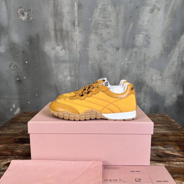 repliche,replica,perfette,siti di,affidabili,migliori siti,dove comprare,1:1,scarpe da ginnastica Miu Miu nuove scarpe casual e sneakers Forrest Gump primavera ed estate