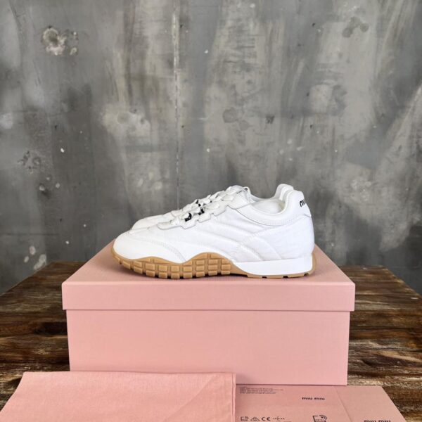 repliche,replica,perfette,siti di,affidabili,migliori siti,dove comprare,1:1,scarpe da ginnastica Miu Miu nuove scarpe casual e sneakers Forrest Gump primavera ed estate