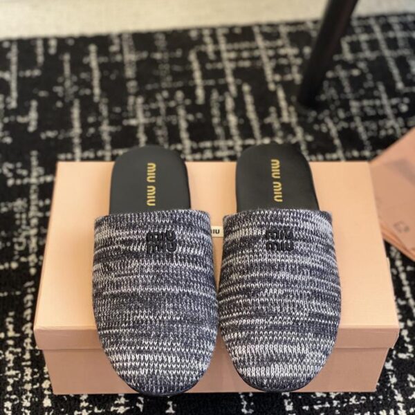 Miu Miu nuove pantofole estive ciabatte in lana