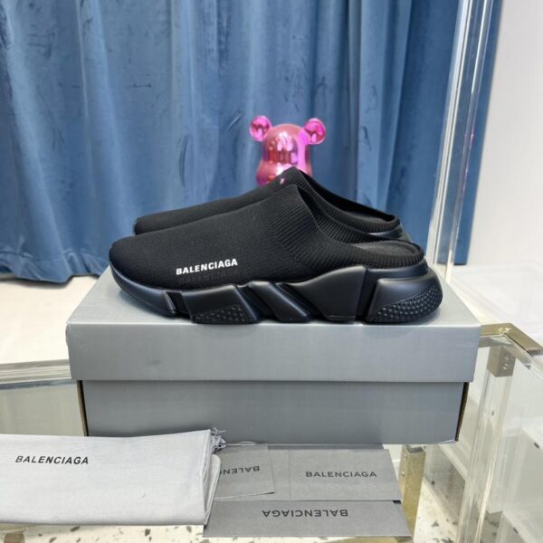 Coppia scarpe Balenciaga