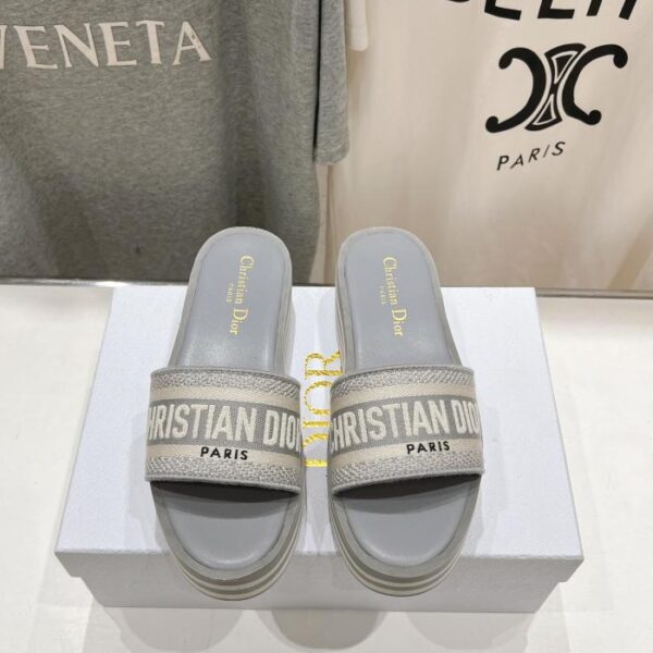 repliche,replica,perfette,siti di,affidabili,migliori siti,dove comprare,1:1,scarpe da ginnastica Dior nuove pantofole primaverili ed estive con la suola spessa