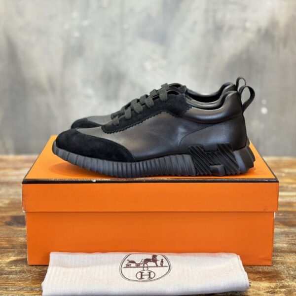 Coppia di sneakers casual Hermes