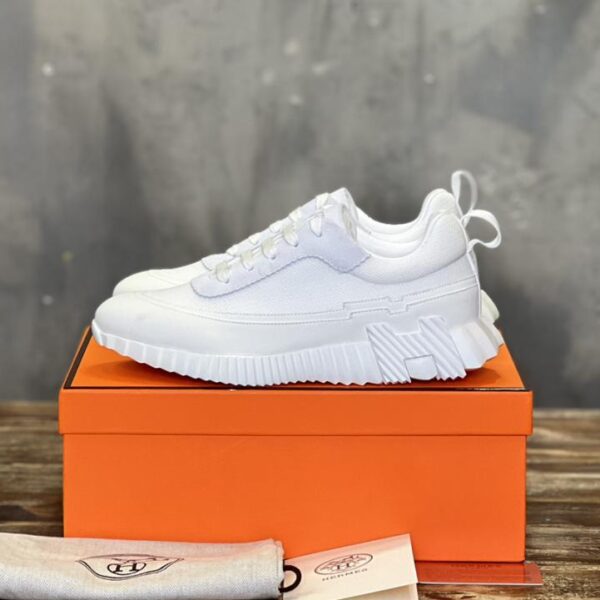 Coppia di sneakers casual Hermes
