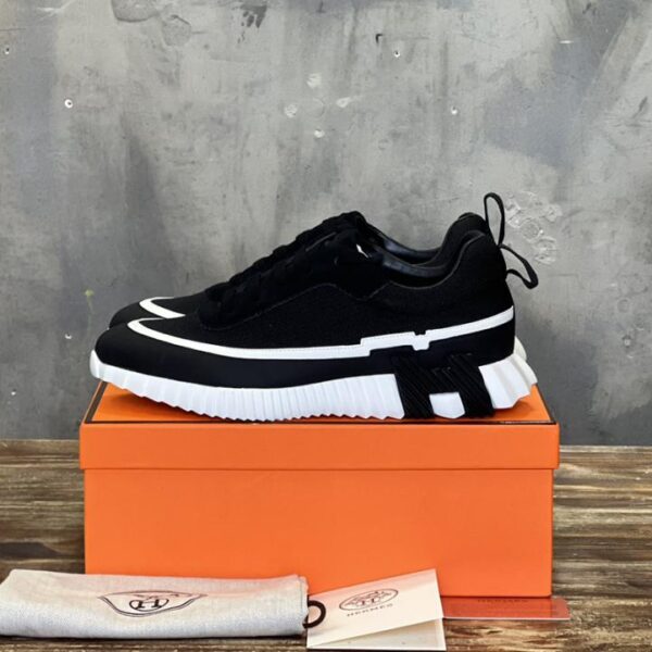 Coppia di sneakers casual Hermes