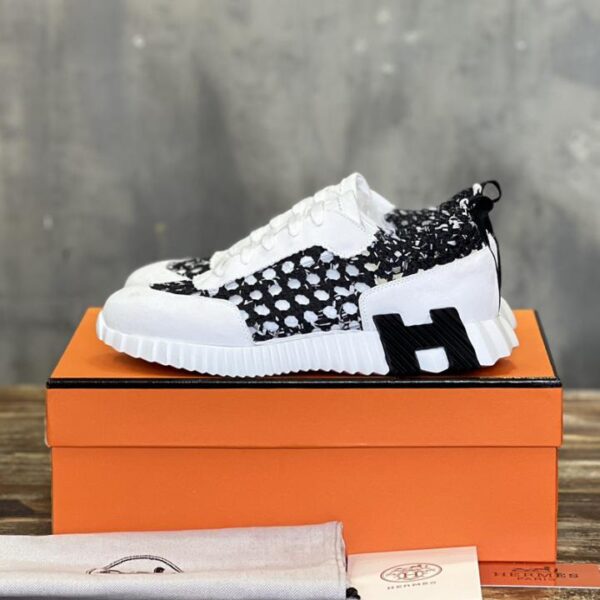 Coppia di sneakers casual Hermes