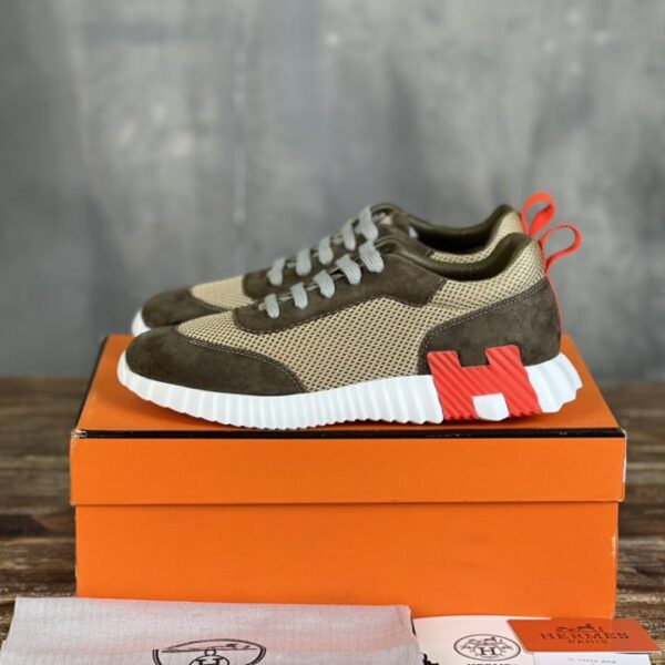 Coppia di sneakers casual Hermes