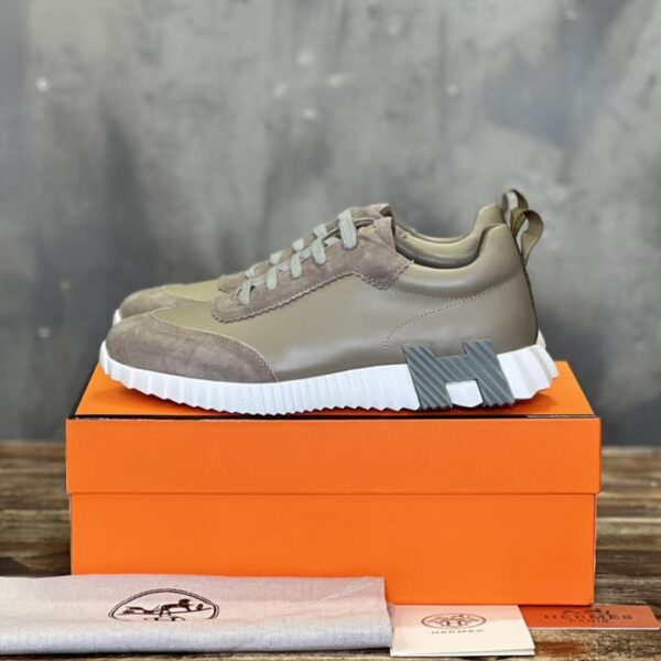 Coppia di sneakers casual Hermes