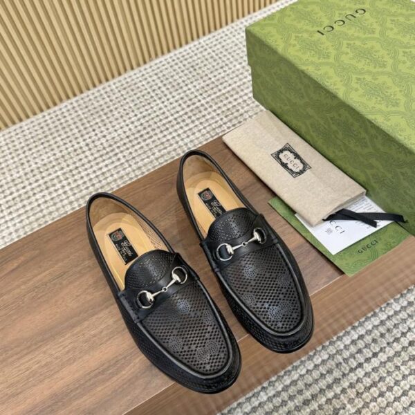 Scarpe business casual in pelle da uomo di Gucci