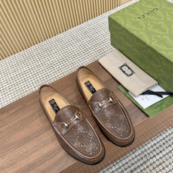 repliche,replica,perfette,siti di,affidabili,migliori siti,dove comprare,1:1,scarpe da ginnastica Scarpe business casual in pelle da uomo di Gucci