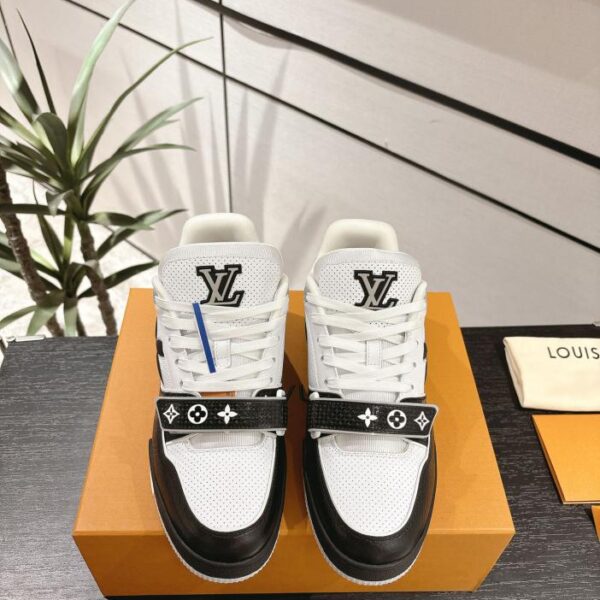 Le ultime scarpe sportive della serie Louis Vuitton Trainer