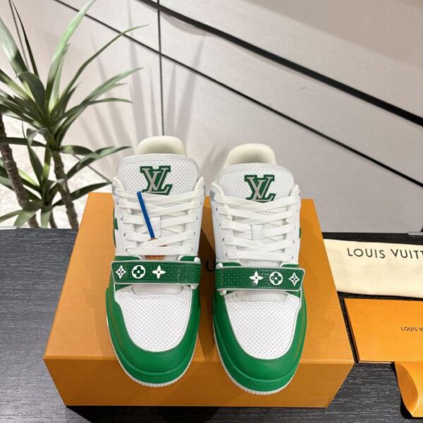 Le ultime scarpe sportive della serie Louis Vuitton Trainer