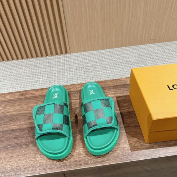 Louis Vuitton nuove ciabatte da spiaggia casual estive