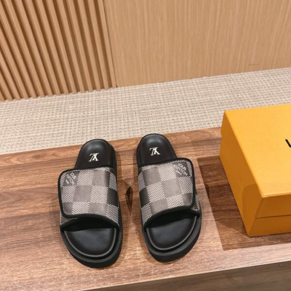 Louis Vuitton nuove ciabatte da spiaggia casual estive