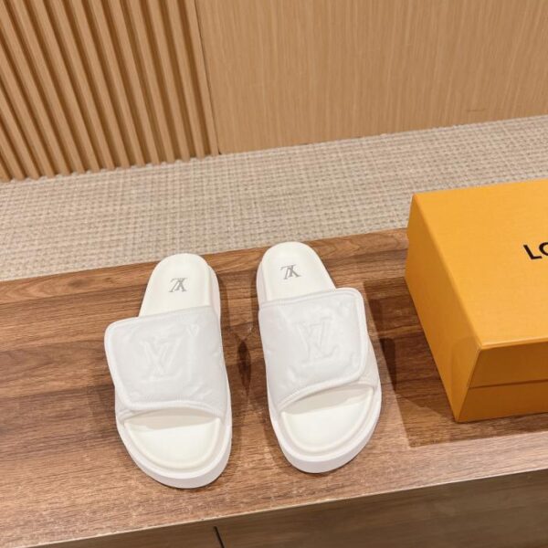 Louis Vuitton nuove ciabatte da spiaggia casual estive
