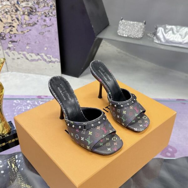 repliche,replica,perfette,siti di,affidabili,migliori siti,dove comprare,1:1,scarpe da ginnastica Louis Vuitton collabora con la serie di tacchi Takashi Murakami