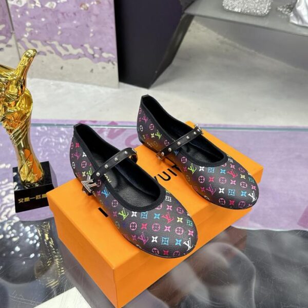 repliche,replica,perfette,siti di,affidabili,migliori siti,dove comprare,1:1,scarpe da ginnastica Louis Vuitton Collezione di scarpe Primavera/Estate Collaborazione Mary Jane Fashion Flats