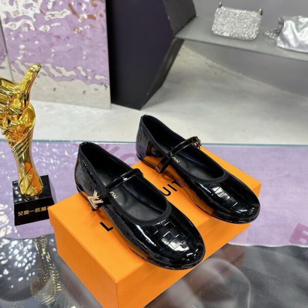 repliche,replica,perfette,siti di,affidabili,migliori siti,dove comprare,1:1,scarpe da ginnastica Louis Vuitton Collezione di scarpe Primavera/Estate Collaborazione Mary Jane Fashion Flats