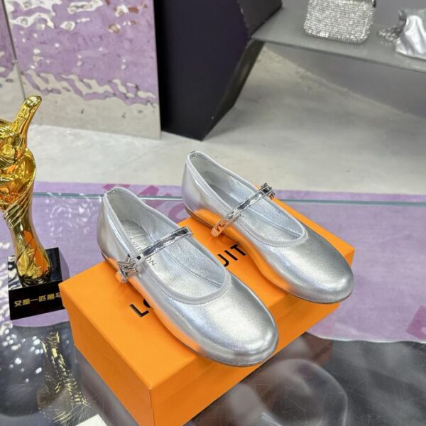 repliche,replica,perfette,siti di,affidabili,migliori siti,dove comprare,1:1,scarpe da ginnastica Louis Vuitton Collezione di scarpe Primavera/Estate Collaborazione Mary Jane Fashion Flats