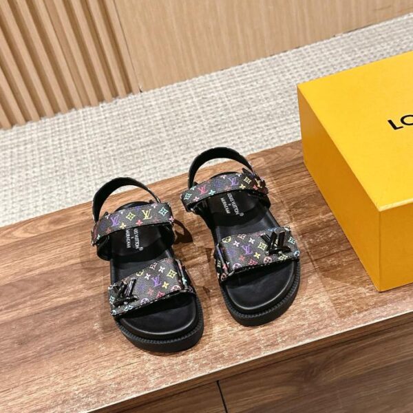 repliche,replica,perfette,siti di,affidabili,migliori siti,dove comprare,1:1,scarpe da ginnastica Nuovi sandali in rilievo di Louis Vuitton