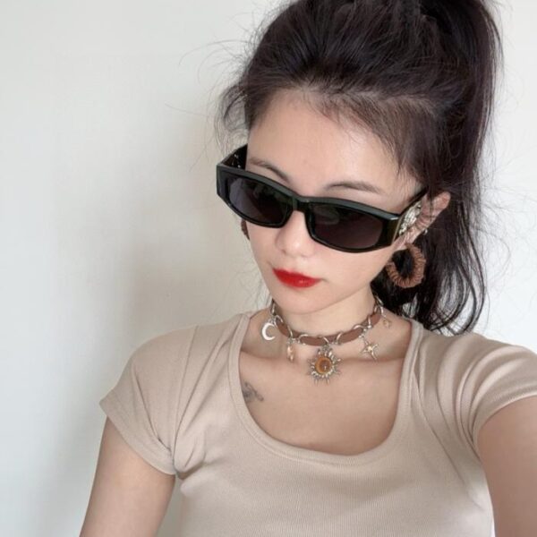 repliche,replica,perfette,siti di,affidabili,migliori siti,dove comprare,1:1,scarpe da ginnastica Occhiali da sole Chanel con montatura grande