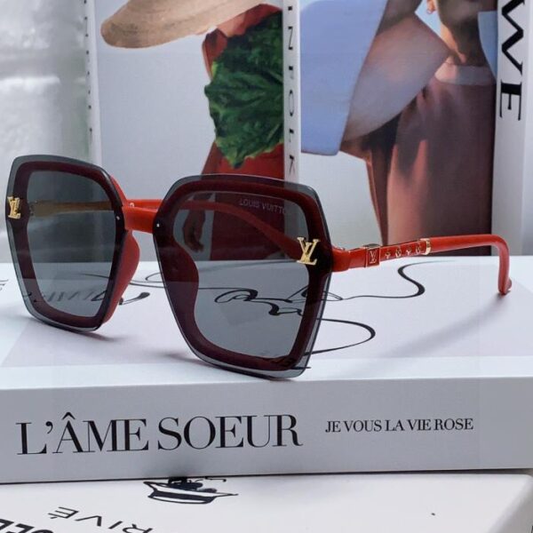 repliche,replica,perfette,siti di,affidabili,migliori siti,dove comprare,1:1,scarpe da ginnastica Louis Vuitton Frame Letter Occhiali da sole alla moda Guida Protezione solare Occhiali da sole UV oscuranti (073B)