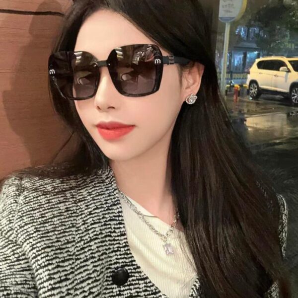 repliche,replica,perfette,siti di,affidabili,migliori siti,dove comprare,1:1,scarpe da ginnastica 【Miu Miu】 🕶. Lenti polarizzate in resina Polaroid montatura TR90, leggere e comode da indossare (3FAE)