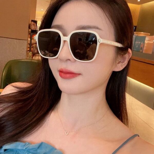 Occhiali da sole GUCCI con montatura quadrata GG