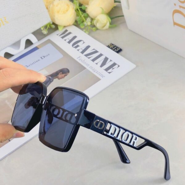 repliche,replica,perfette,siti di,affidabili,migliori siti,dove comprare,1:1,scarpe da ginnastica I nuovi occhiali da sole da donna trendy personalizzati di Dior