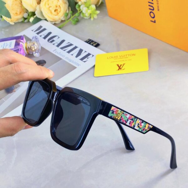 repliche,replica,perfette,siti di,affidabili,migliori siti,dove comprare,1:1,scarpe da ginnastica Occhiali da sole Louis Vuitton con montatura quadrata da donna nuovi occhiali da sole anti-UV (433A)