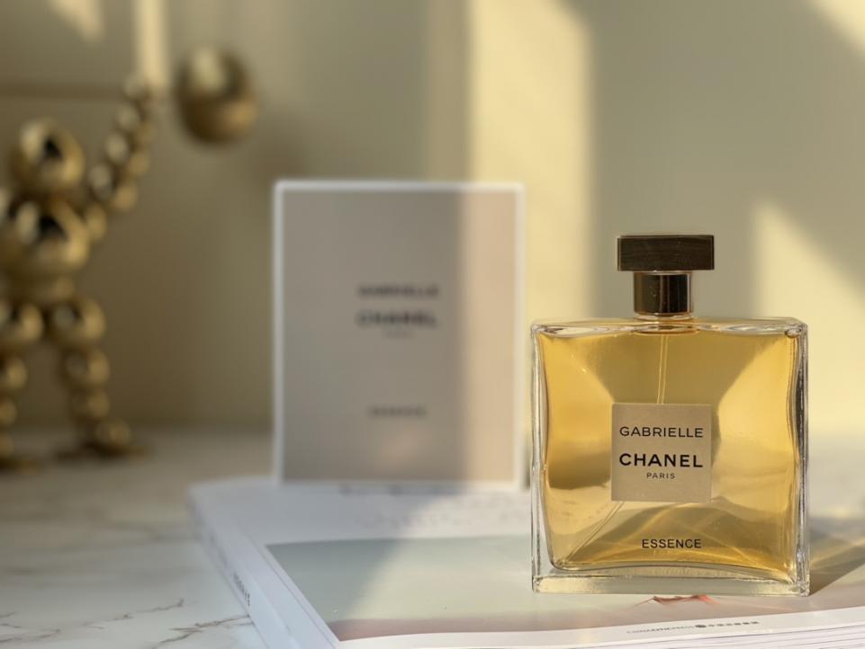 repliche,replica,perfette,siti di,affidabili,migliori siti,dove comprare,1:1,scarpe da ginnastica Profumo naturale Chanel Gabrielle (40B4) repliche,replica,perfette,siti di,affidabili,migliori siti,dove comprare,1:1,scarpe da ginnastica Profumo naturale Chanel Gabrielle (40B4)
