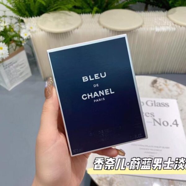 repliche,replica,perfette,siti di,affidabili,migliori siti,dove comprare,1:1,scarpe da ginnastica Chanel “Blu” 100ml