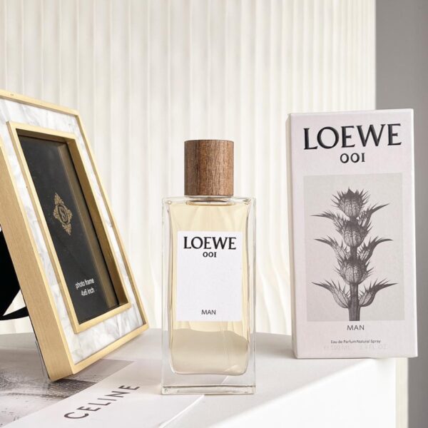 repliche,replica,perfette,siti di,affidabili,migliori siti,dove comprare,1:1,scarpe da ginnastica La collezione di fragranze di Loewe prende il nome da “Dopo il persistente, allo spuntare dell’alba”
